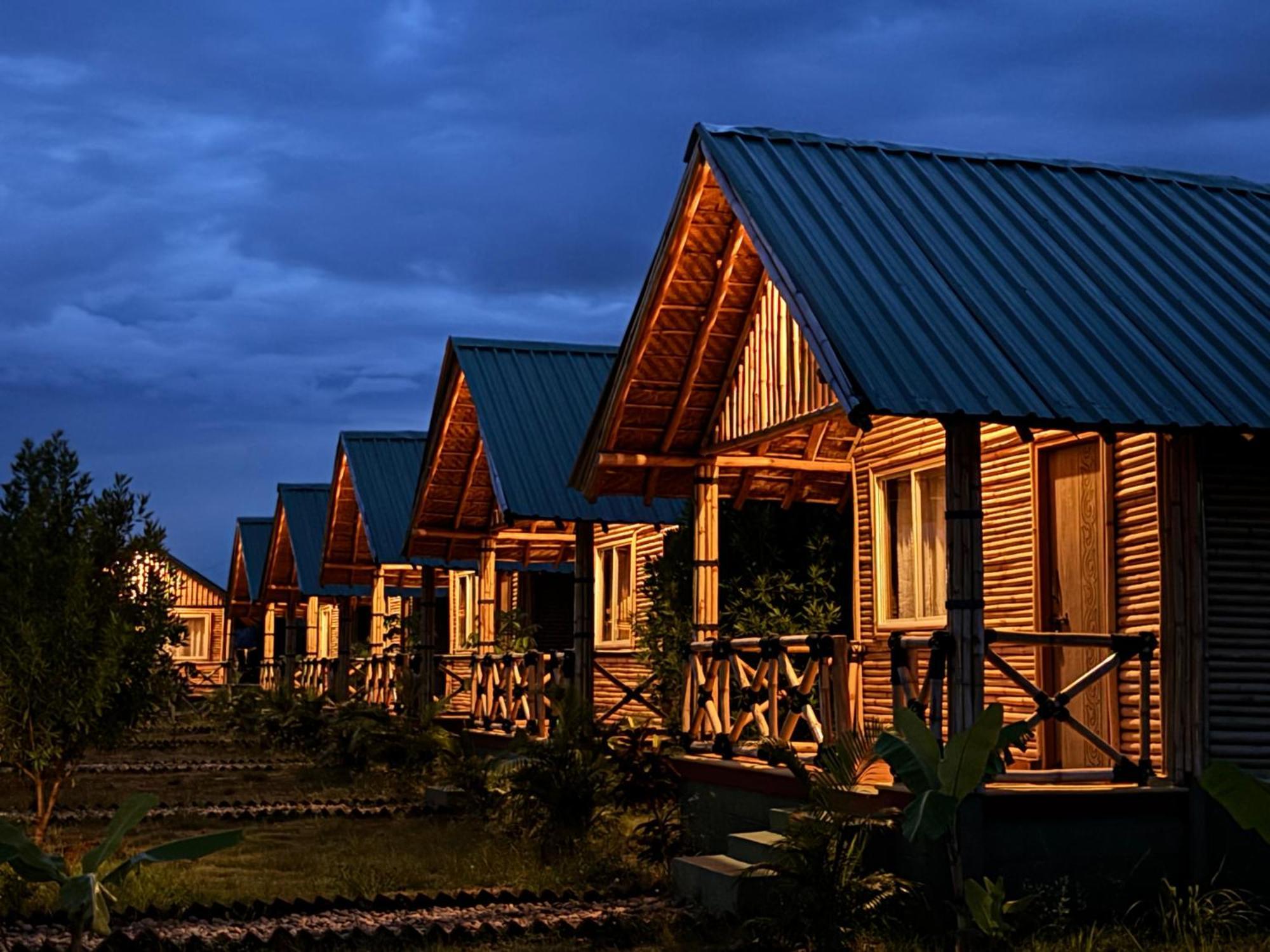Mowgli'S Cafe Hampi & Guest House Екстер'єр фото