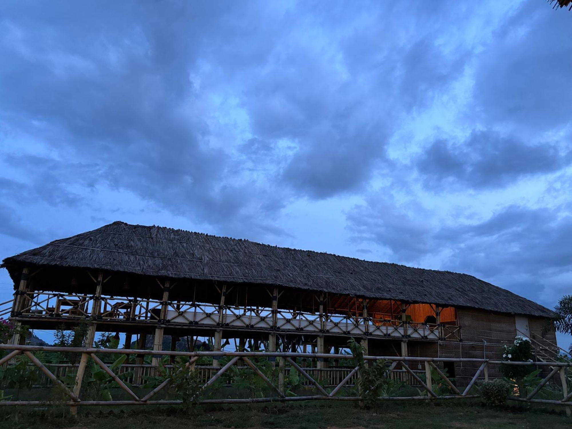 Mowgli'S Cafe Hampi & Guest House Екстер'єр фото