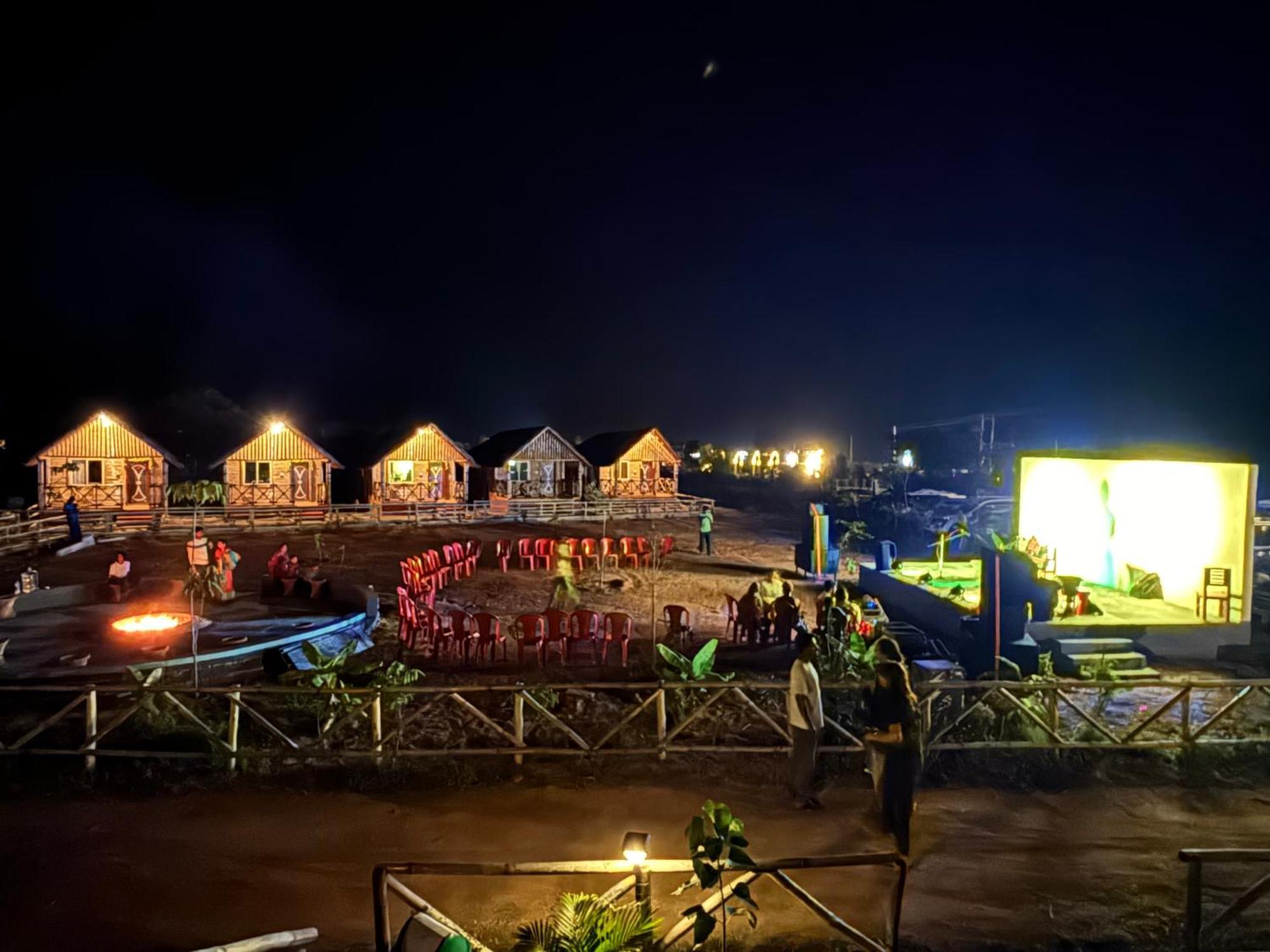 Mowgli'S Cafe Hampi & Guest House Екстер'єр фото