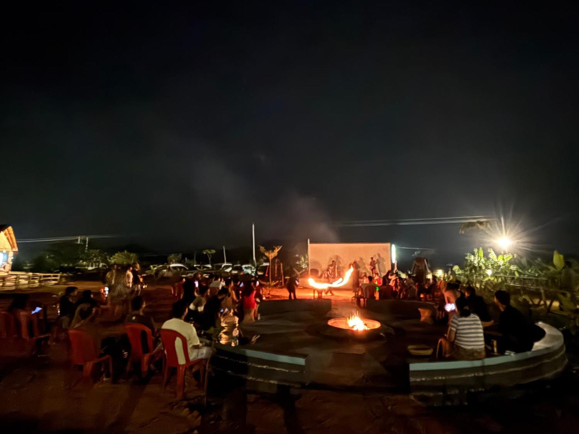 Mowgli'S Cafe Hampi & Guest House Екстер'єр фото