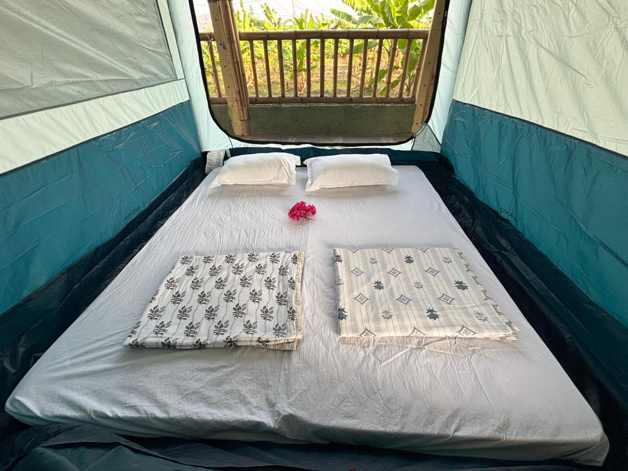 Mowgli'S Cafe Hampi & Guest House Екстер'єр фото
