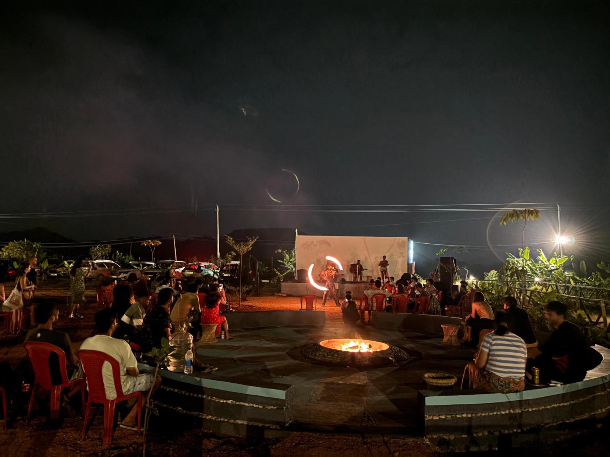 Mowgli'S Cafe Hampi & Guest House Екстер'єр фото