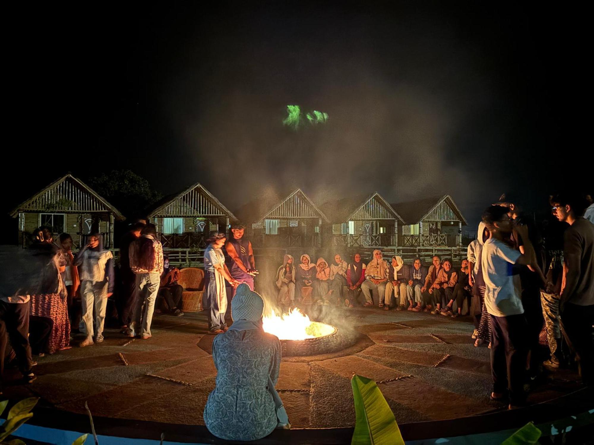 Mowgli'S Cafe Hampi & Guest House Екстер'єр фото